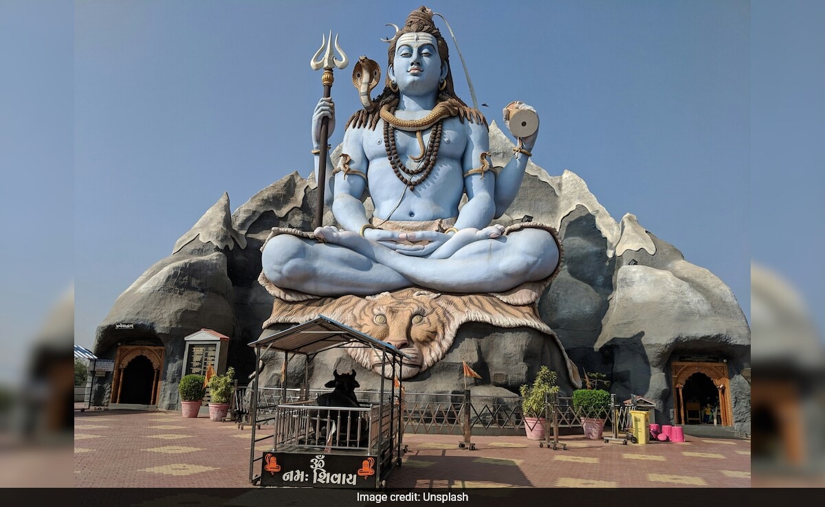 Sawan Somwar 2025: Significance, Monday Fast Rituals, How To Offer Prayers To Lord Shiva