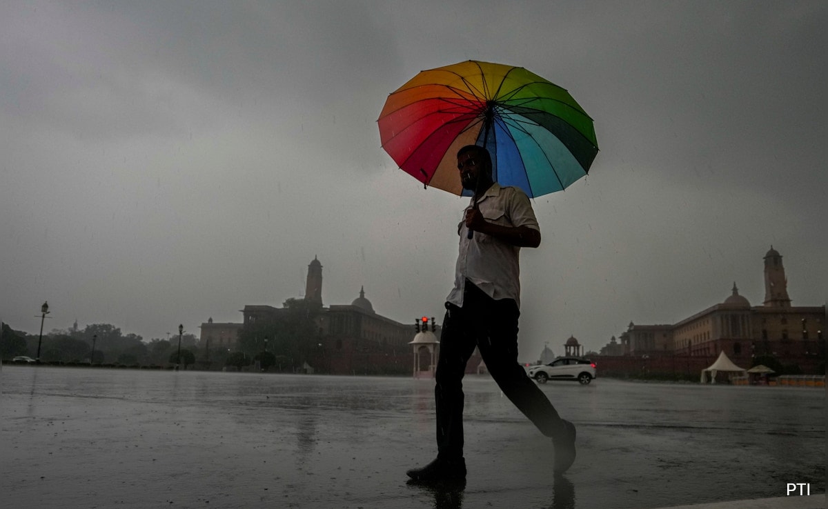Weather Office Predicts Thunderstorms With Rain In Delhi Today