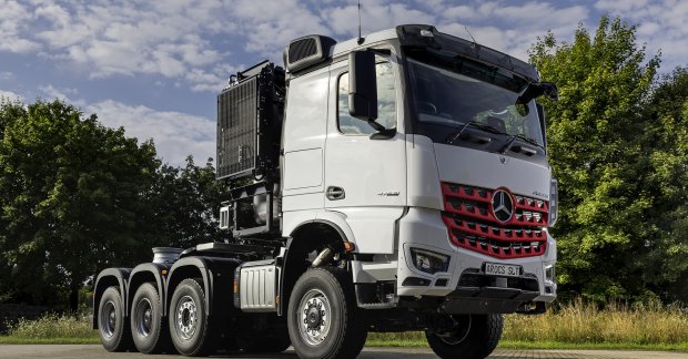 Mercedes-Benz Brings Heavy-Duty Arocs and Actros to Japan