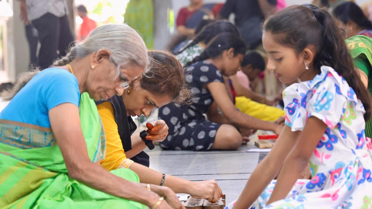 Many participate in pallankuzhi contest in Mylapore