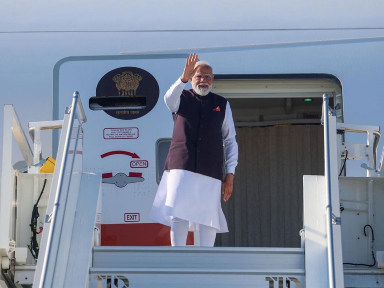 PM Modi leaves for Paris for final leg of France visit after G7 summit
