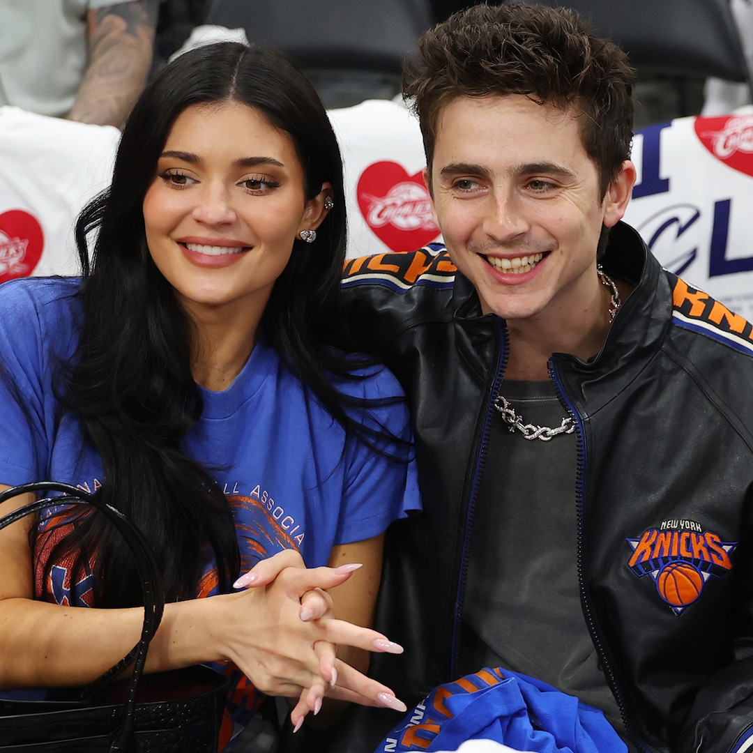 How Taylor Swift & More Stars Score Seats for Knicks’ Celebrity Row