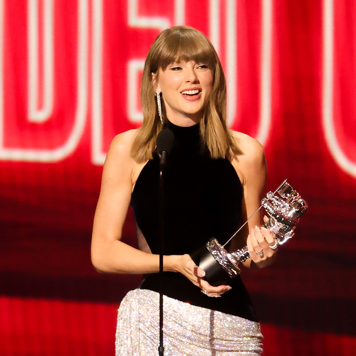 Taylor Swift Shares How She Navigates “Bizarre” Chaos of Fame