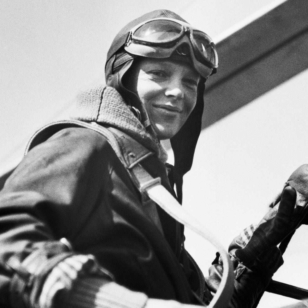 What Happened to Amelia Earhart: Untangling the Search for Her Plane